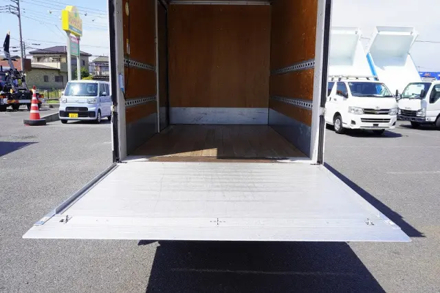 三菱 キャンター TPG-FEA50(2WD)の写真26