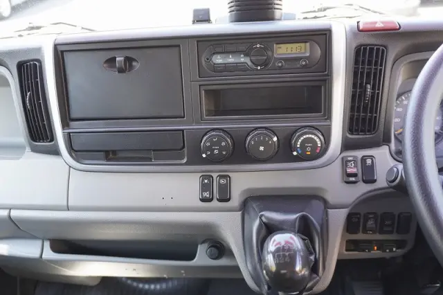 三菱 キャンター TPG-FEA50(2WD)の写真34