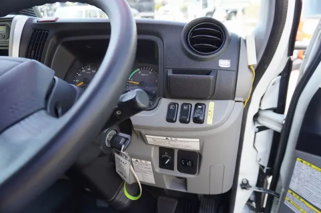 三菱 キャンター TPG-FEA50(2WD)の写真37