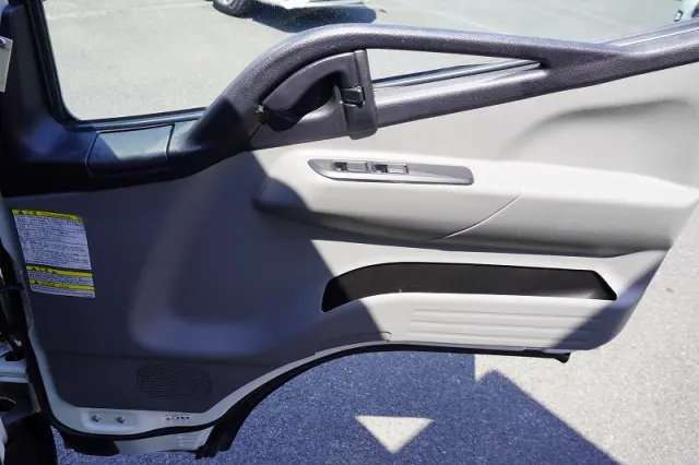 三菱 キャンター TPG-FEA50(2WD)の写真38