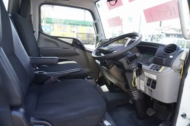 三菱 キャンター TPG-FEA50(2WD)の写真40