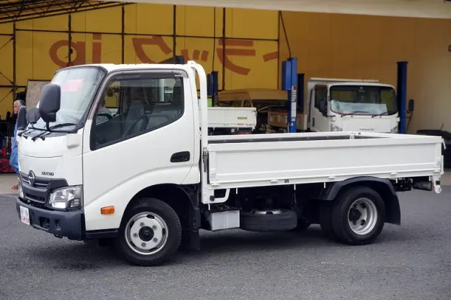 日野 デュトロ TKG-XZU605M(2WD)の写真1