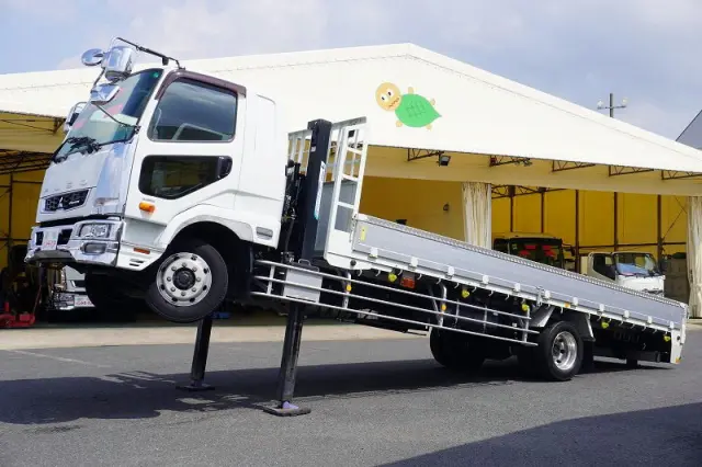 三菱 ファイター TKG-FK62FY(2WD)の写真1
