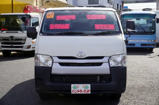 トヨタ ハイエースバン CBF-TRH200V(2WD)の写真2