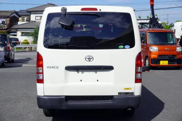 トヨタ ハイエースバン CBF-TRH200V(2WD)の写真4