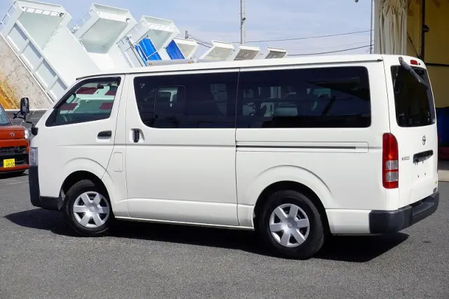 トヨタ ハイエースバン CBF-TRH200V(2WD)の写真7