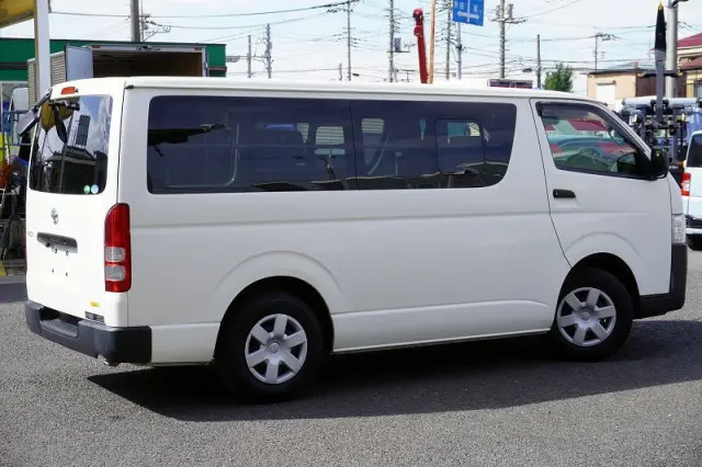トヨタ ハイエースバン CBF-TRH200V(2WD)の写真8