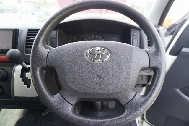 トヨタ ハイエースバン CBF-TRH200V(2WD)の写真29