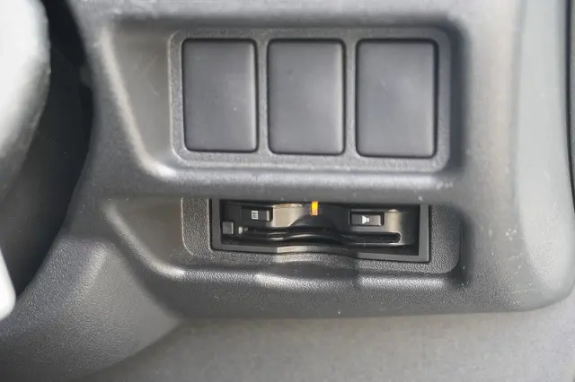 トヨタ ハイエースバン CBF-TRH200V(2WD)の写真34