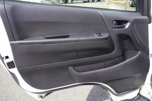 トヨタ ハイエースバン CBF-TRH200V(2WD)の写真40