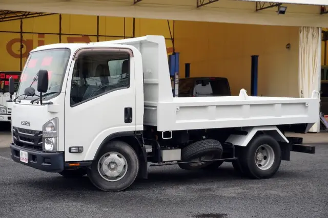 いすゞ エルフ TKG-NPR85YN(2WD)の写真1