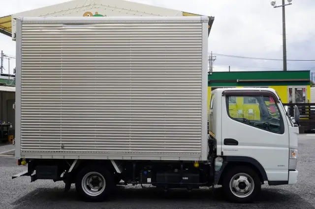 三菱 キャンター TPG-FBA00(2WD)の写真5