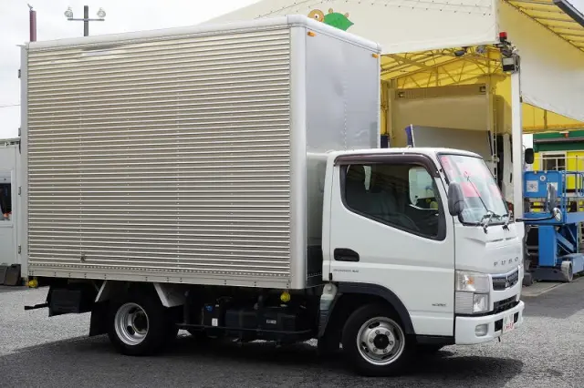 三菱 キャンター TPG-FBA00(2WD)の写真6