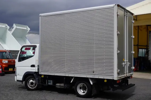 三菱 キャンター TPG-FBA00(2WD)の写真7