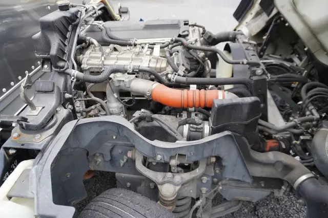 三菱 キャンター TPG-FBA00(2WD)の写真15