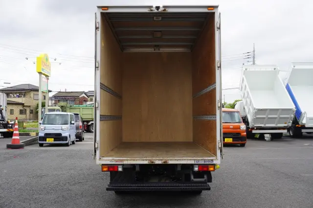 三菱 キャンター TPG-FBA00(2WD)の写真17