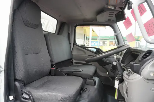 三菱 キャンター TPG-FBA00(2WD)の写真33