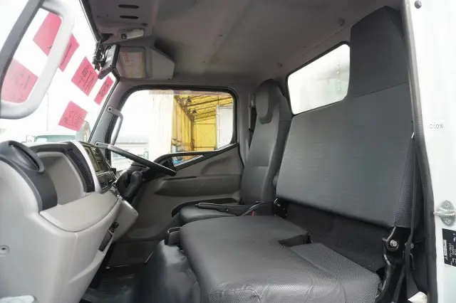 三菱 キャンター TPG-FBA00(2WD)の写真36