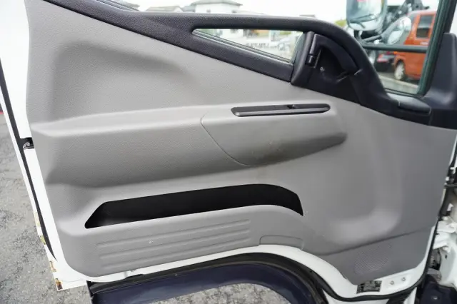 三菱 キャンター TPG-FBA00(2WD)の写真37