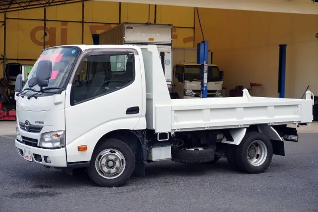 日野 デュトロ TKG-XZC610T(2WD)の写真1