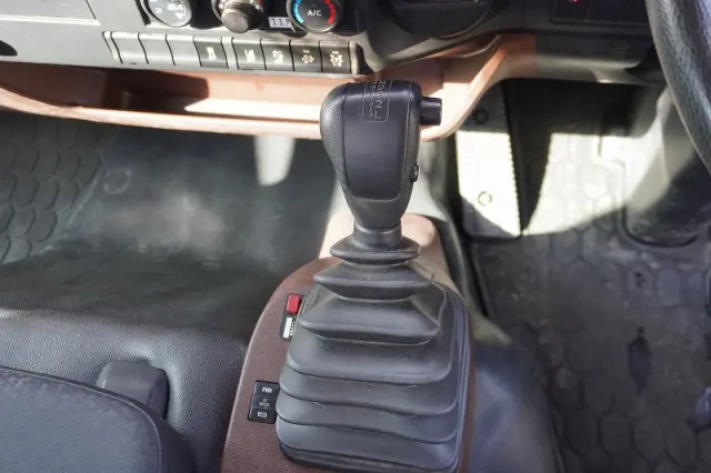 日野 レンジャー 2KG-FC2ABA(2WD)の写真33