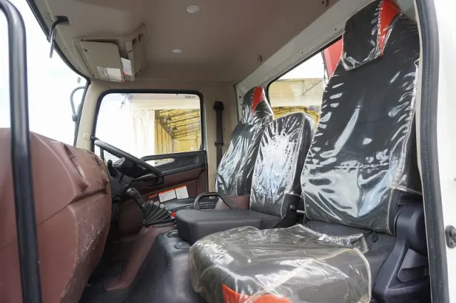 日野 レンジャー 2KG-FC2ABA(2WD)の写真42