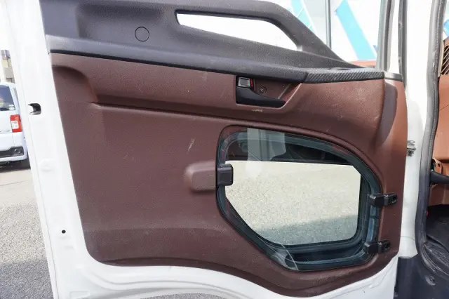 日野 レンジャー 2KG-FC2ABA(2WD)の写真42