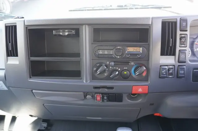 いすゞ エルフ TPG-NPR85AN(2WD)の写真30