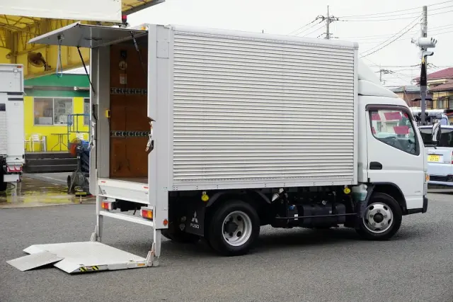 三菱 キャンター TPG-FEA50(2WD)の写真9