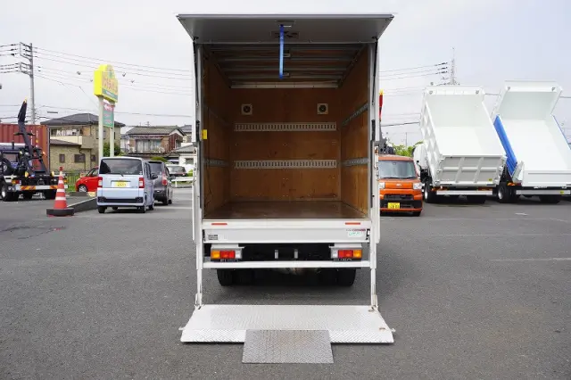 三菱 キャンター TPG-FEA50(2WD)の写真19
