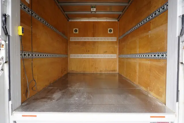 三菱 キャンター TPG-FEA50(2WD)の写真20