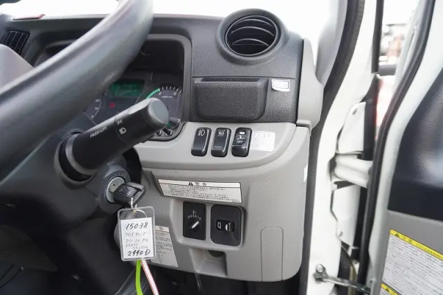 三菱 キャンター TPG-FEA50(2WD)の写真37