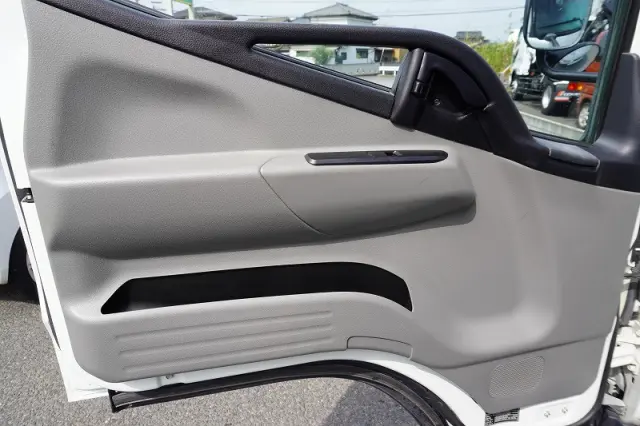 三菱 キャンター TPG-FEA50(2WD)の写真43