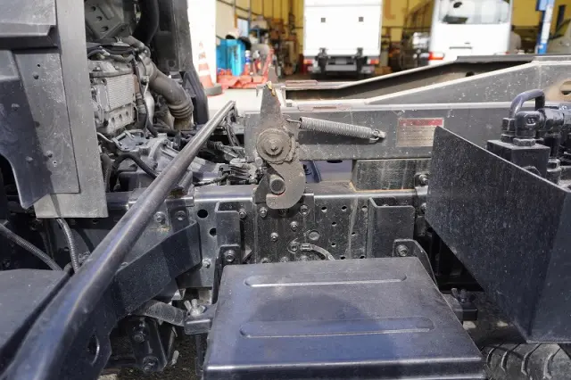 いすゞ エルフ TKG-NPR85YN(2WD)の写真13