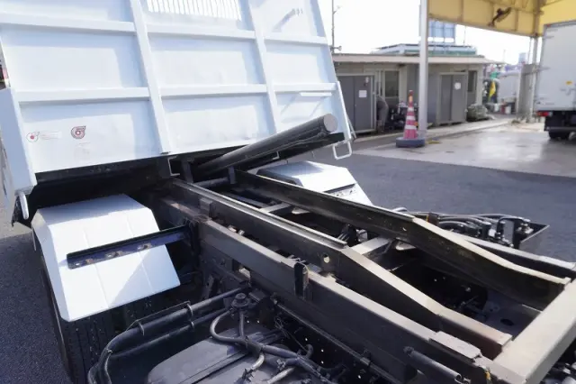 いすゞ エルフ TKG-NPR85YN(2WD)の写真20