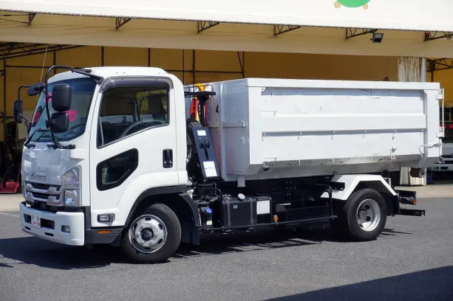 いすゞ フォワード 2RG-FRR90S2(2WD)の写真1