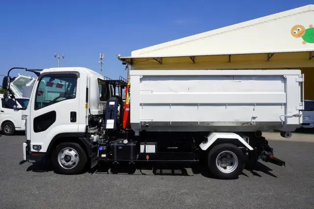 いすゞ フォワード 2RG-FRR90S2(2WD)の写真3