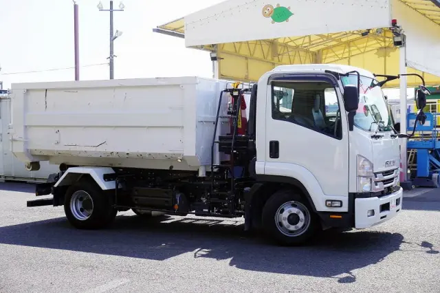 いすゞ フォワード 2RG-FRR90S2(2WD)の写真6