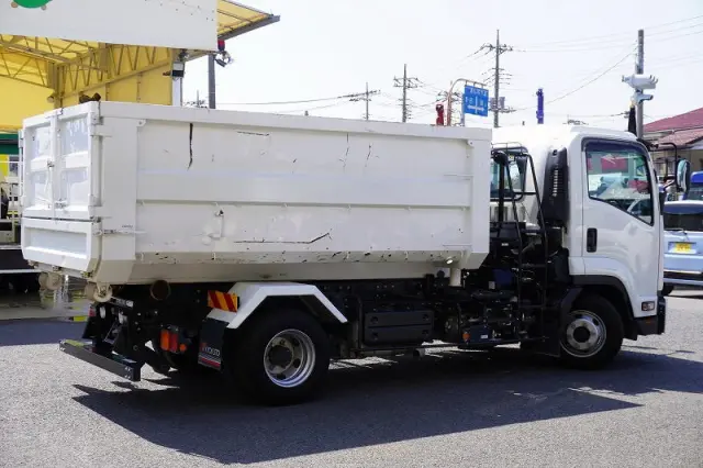 いすゞ フォワード 2RG-FRR90S2(2WD)の写真8