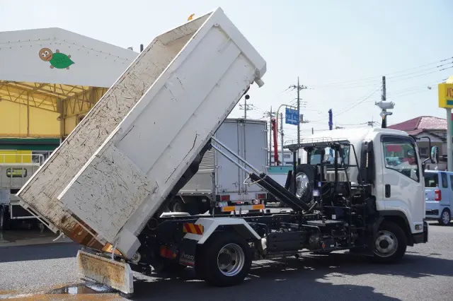 いすゞ フォワード 2RG-FRR90S2(2WD)の写真22