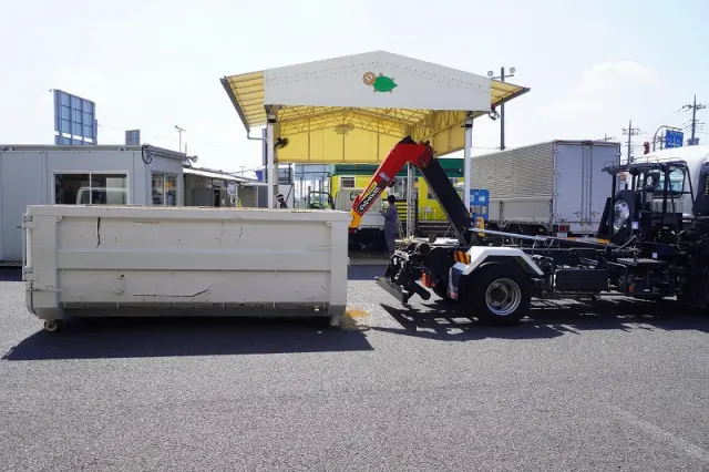 いすゞ フォワード 2RG-FRR90S2(2WD)の写真24