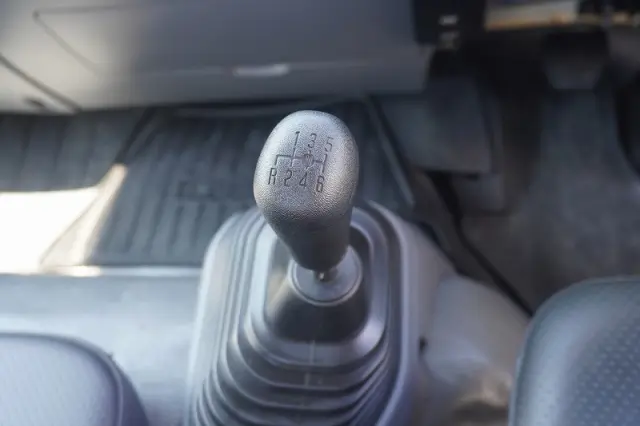 いすゞ フォワード 2RG-FRR90S2(2WD)の写真29