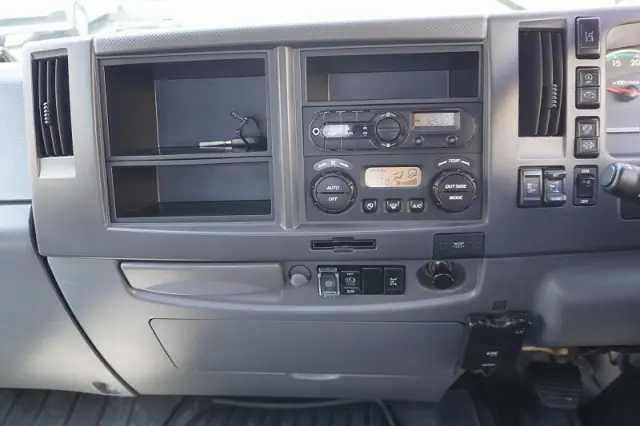いすゞ フォワード 2RG-FRR90S2(2WD)の写真30