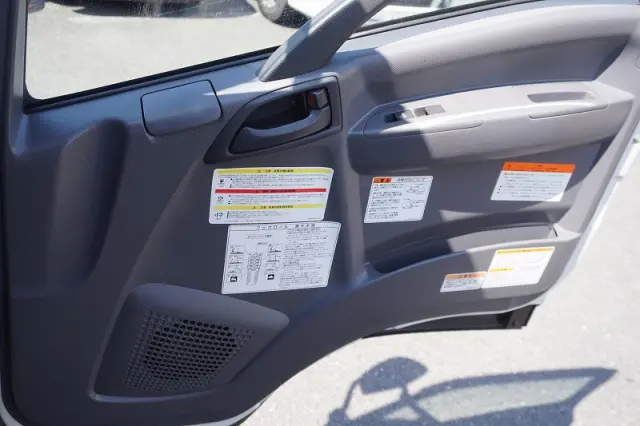 いすゞ フォワード 2RG-FRR90S2(2WD)の写真33