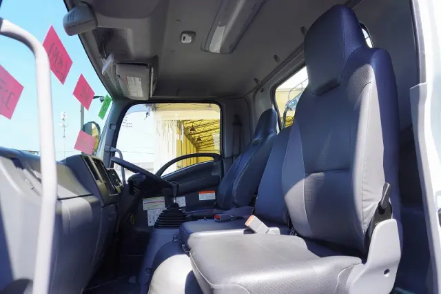 いすゞ フォワード 2RG-FRR90S2(2WD)の写真37