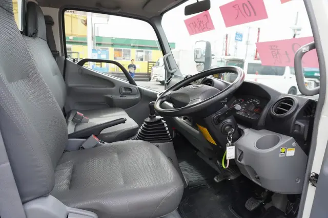 日野 デュトロ TKG-XZU605M(2WD)の写真30