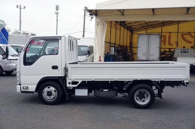 いすゞ エルフ TRG-NJR85A(2WD)の写真3
