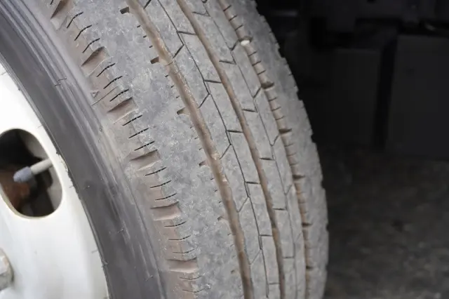 いすゞ エルフ TRG-NJR85A(2WD)の写真9