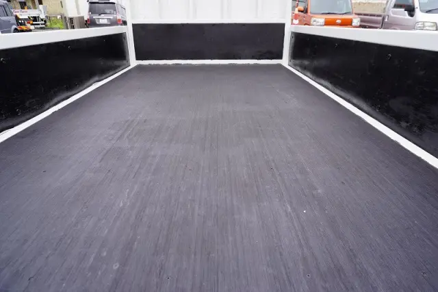 いすゞ エルフ TRG-NJR85A(2WD)の写真17