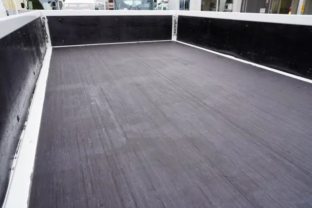 いすゞ エルフ TRG-NJR85A(2WD)の写真20